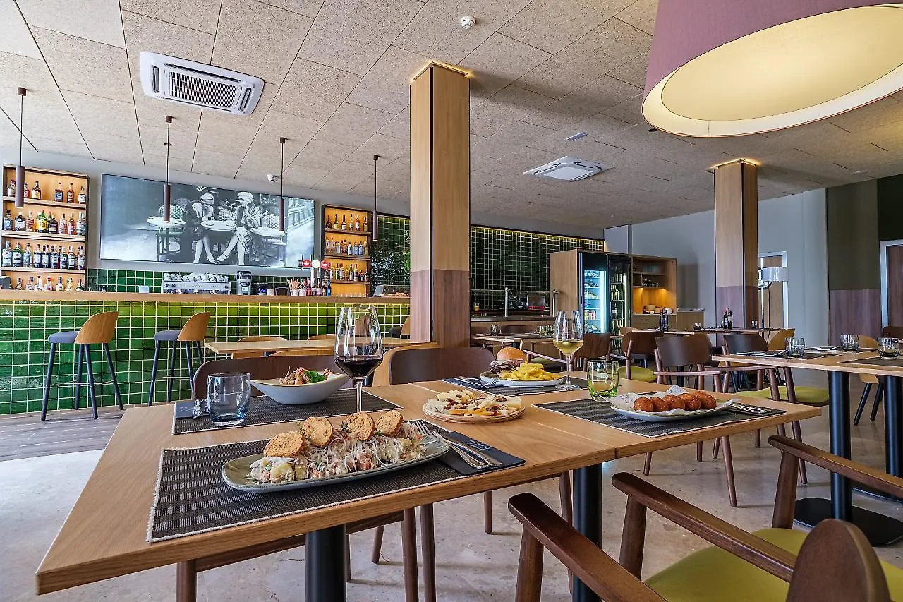 ****  Oassium Hotel At Estival Park La Pineda Spain